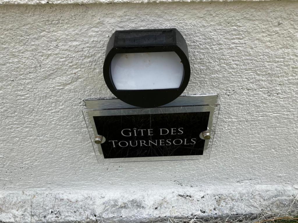 Gite Des Tournesols Oradour-Fanais Extérieur photo
