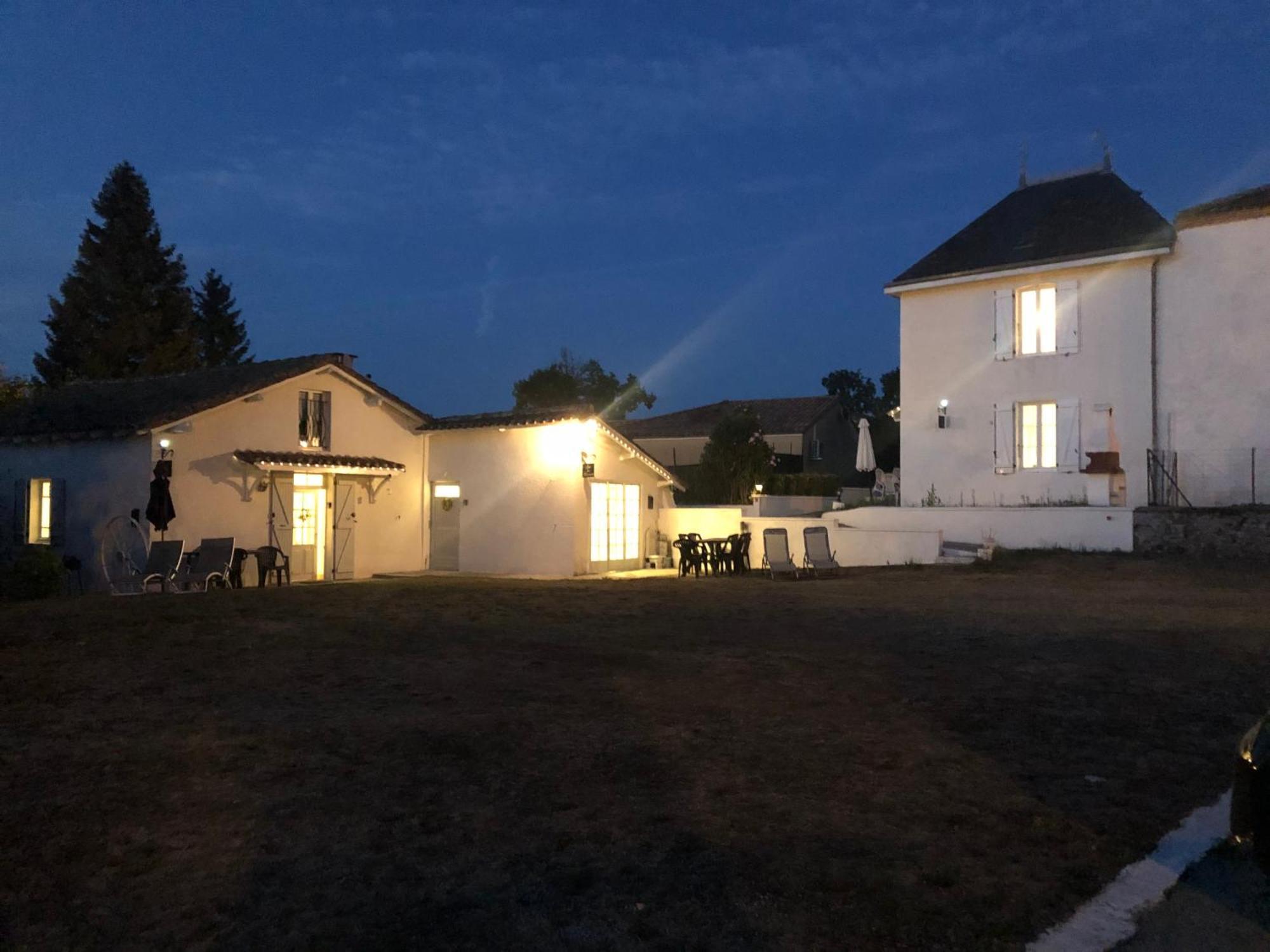 Gite Des Tournesols Oradour-Fanais Extérieur photo