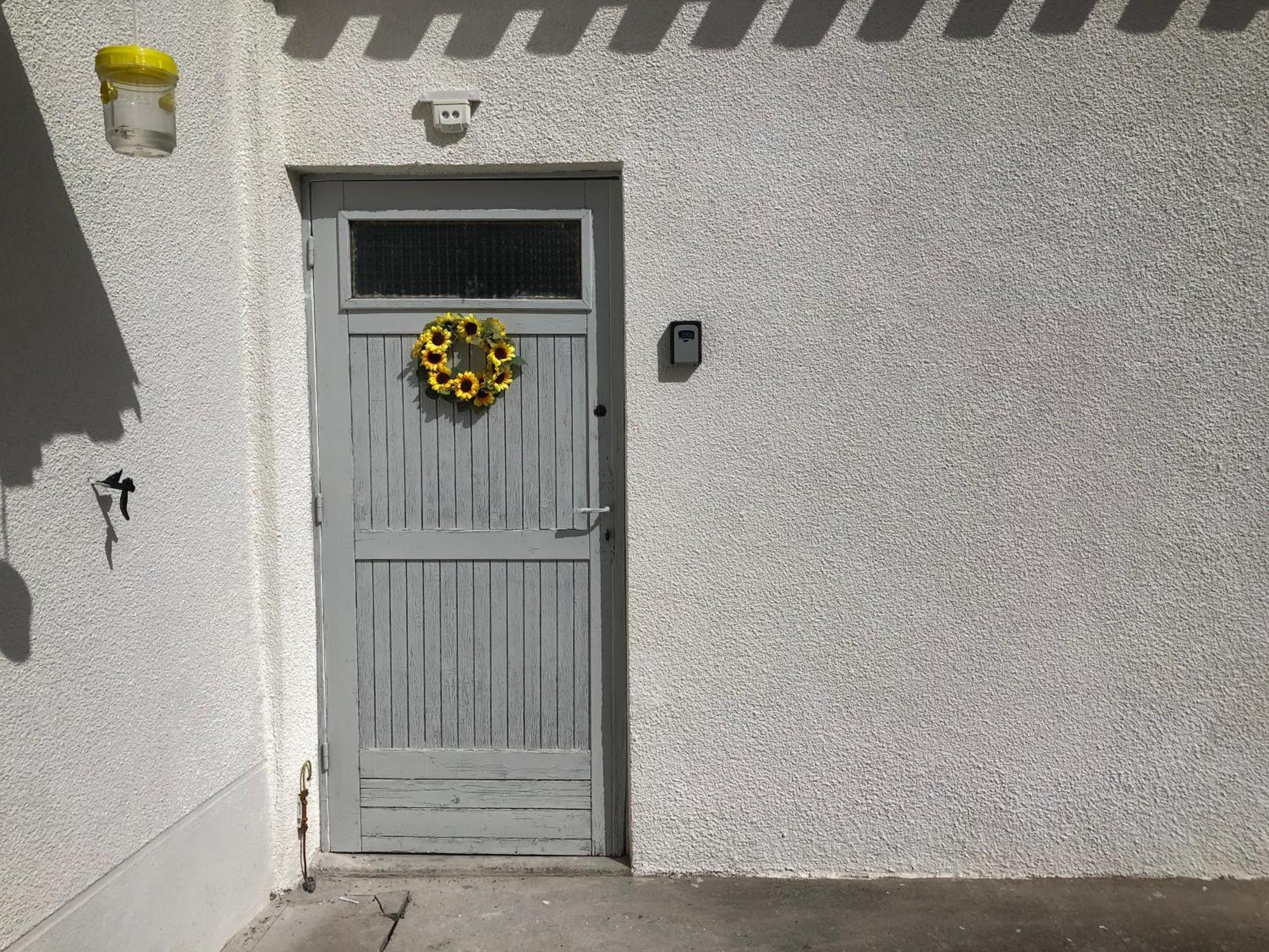 Gite Des Tournesols Oradour-Fanais Extérieur photo