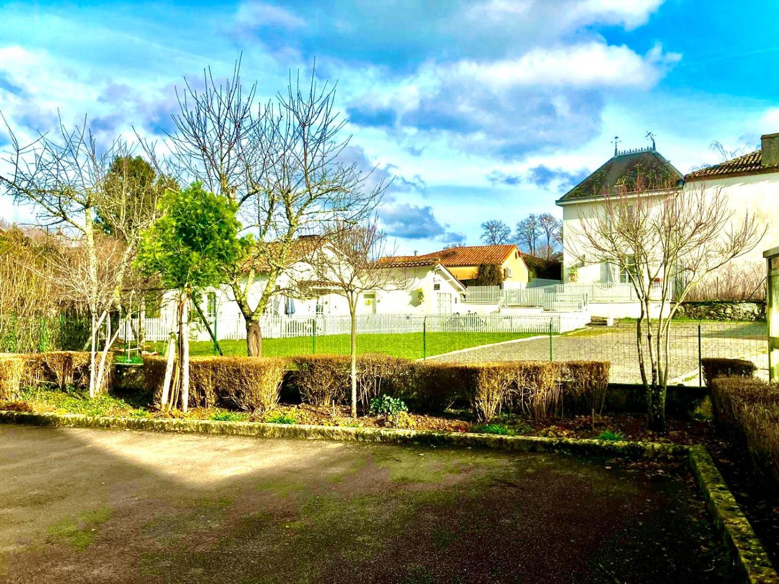 Gite Des Tournesols Oradour-Fanais Extérieur photo